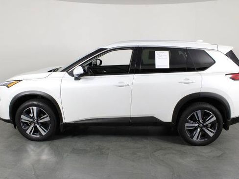 Certified 2024 Nissan Rogue SL FWD image 14