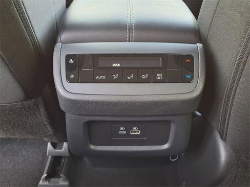 Certified 2024 Nissan Pathfinder SV image 19