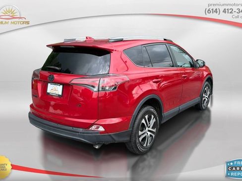 Used 2017 Toyota RAV4 LE FWD image 5