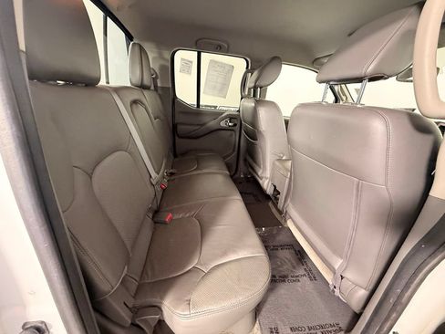 Used 2015 Nissan Frontier SL AWD/4WD image 20