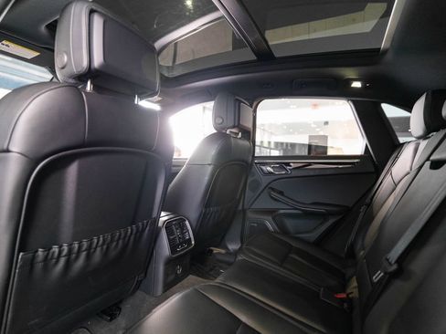 Certified 2026 Porsche Macan AWD/4WD image 15