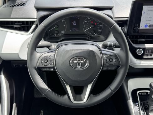 Used 2025 Toyota Corolla SE image 16