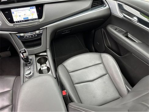Certified 2024 Cadillac XT5 Premium Luxury image 17
