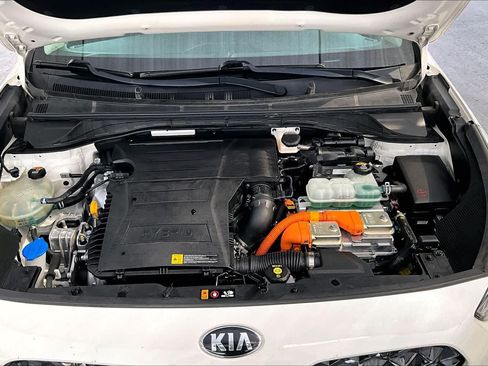 Used 2020 Kia Niro Touring FWD image 32