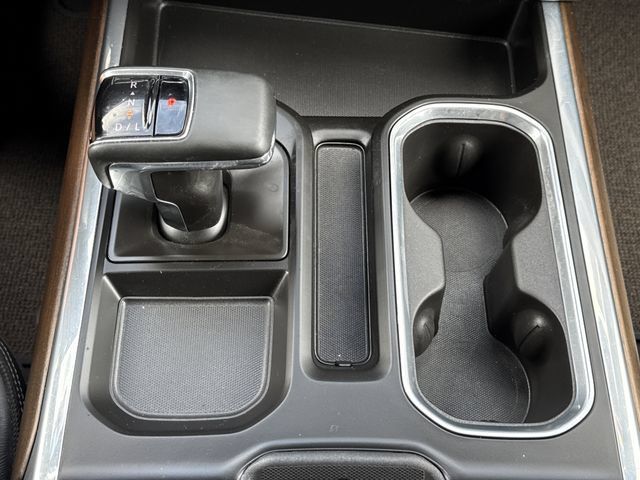 Used 2024 Chevrolet Silverado 1500 High Country w/ Technology Package AWD/4WD image 24