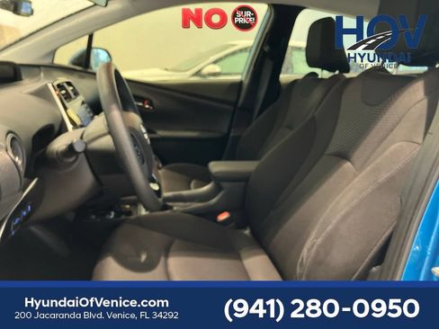Used 2022 Toyota Prius LE FWD image 14