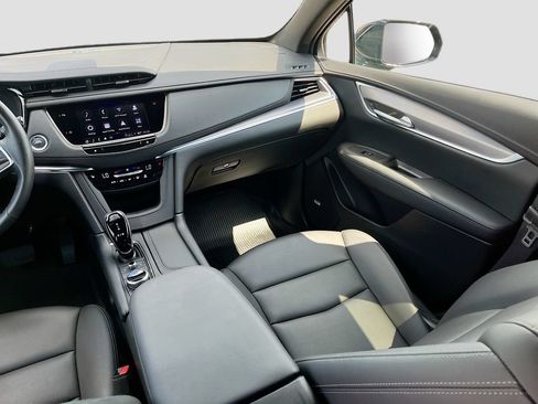 Used 2025 Cadillac XT5 Luxury w/ LPO, Floor Liner Package FWD image 23