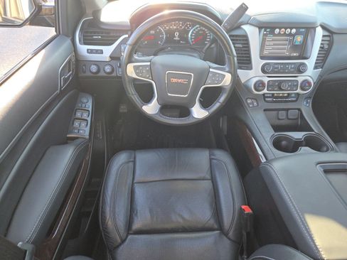Used 2020 GMC Yukon XL SLT w/ Graphite Performance Edition image 32