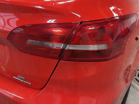 Used 2015 Ford Focus SE w/ SE Cold Weather Package image 11