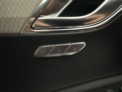 Certified 2025 Genesis GV80 2.5T Prestige image 11