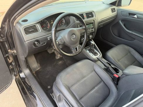 Used 2012 Volkswagen Jetta SE FWD image 16