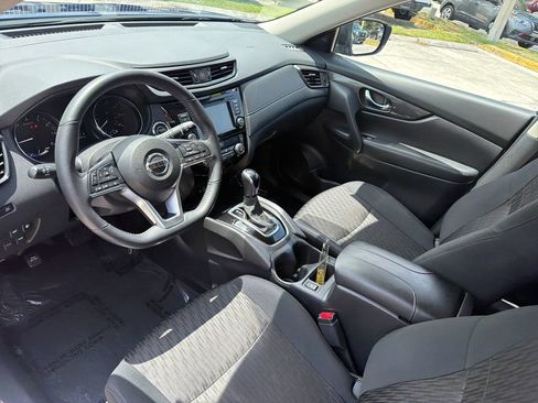 Used 2018 Nissan Rogue SV FWD image 13
