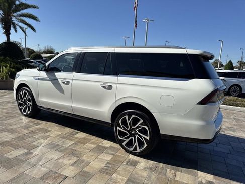 New 2026 Lincoln Navigator L Reserve AWD/4WD image 4