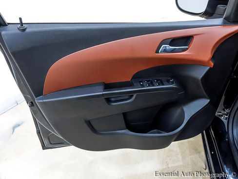 Used 2013 Chevrolet Sonic LT image 25