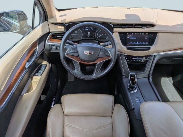 Used 2017 Cadillac XT5 Platinum w/ Driver Assist Package AWD/4WD image 15