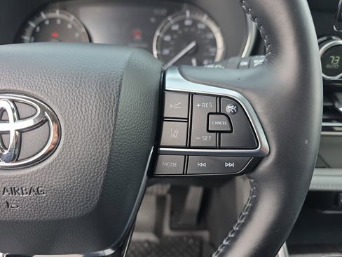 Used 2020 Toyota Highlander Limited image 19