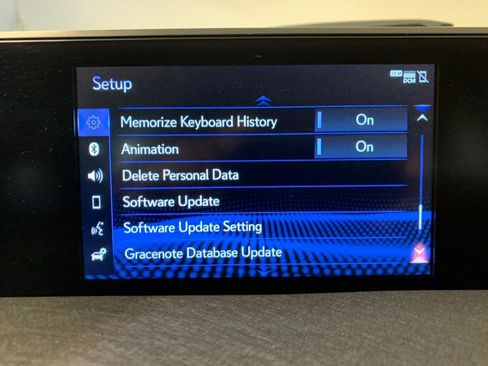 Used 2022 Lexus UX 250h w/ Premium Package image 32