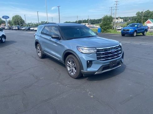 Certified 2025 Ford Explorer Active w/ Active Comfort Package AWD/4WD image 8