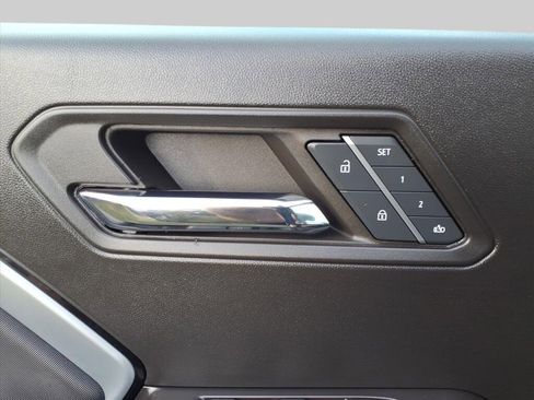 Used 2024 Chevrolet Colorado Z71 w/ Z71 Convenience Package 2 image 32