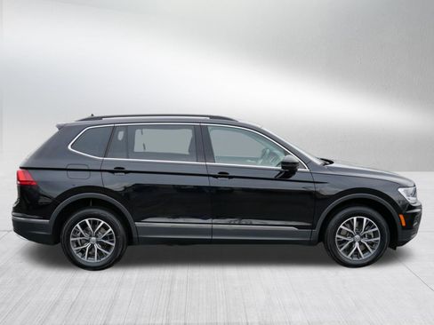 Certified 2020 Volkswagen Tiguan SE w/ Panoramic Sunroof Package image 8