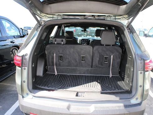 Used 2023 Chevrolet Traverse LT AWD/4WD image 37
