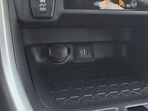 Used 2023 Toyota RAV4 SE image 23