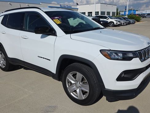 Used 2022 Jeep Compass Latitude AWD/4WD image 14