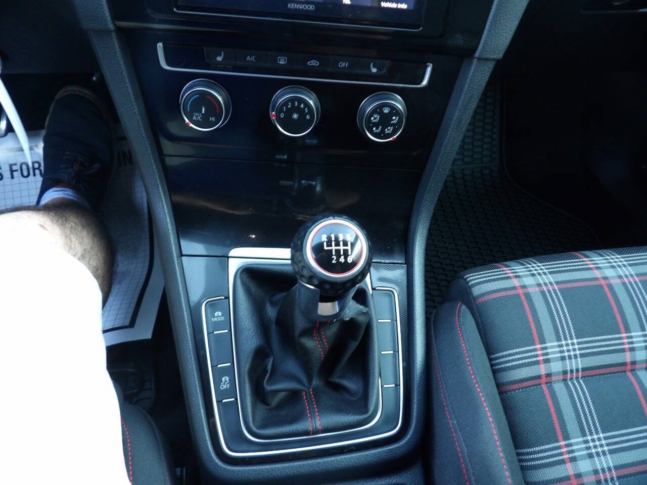Used 2015 Volkswagen GTI S FWD image 7