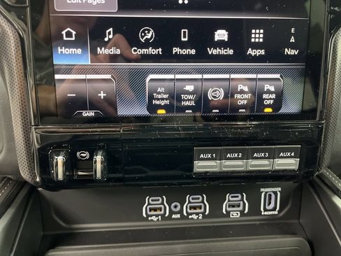 New 2026 RAM 2500 Limited image 17