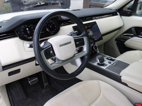 Used 2023 Land Rover Range Rover SE image 5