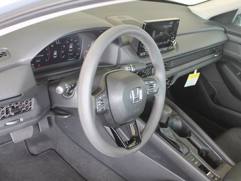 Used 2025 Honda Accord LX image 15