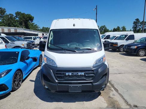 Used 2025 RAM ProMaster 2500 w/ Convenience Group FWD image 3