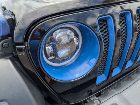 Used 2019 Jeep Wrangler Unlimited Sport S AWD/4WD image 9