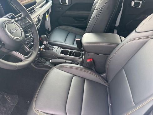 New 2026 Jeep Gladiator Sport image 13
