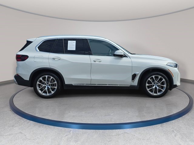 Used 2025 BMW X5 xDrive50e AWD/4WD image 4