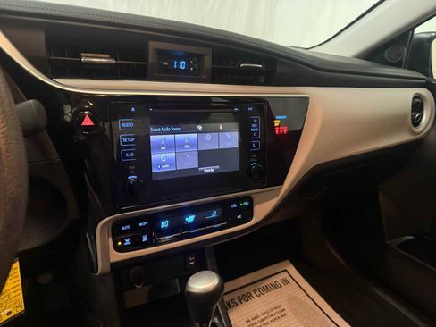 Used 2018 Toyota Corolla LE image 34