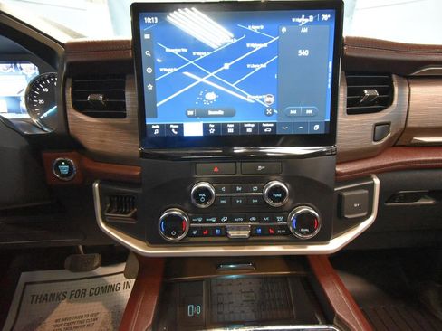 Used 2022 Ford Expedition Max Limited image 19