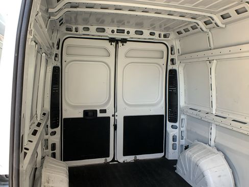 Used 2025 RAM ProMaster 2500 w/ Convenience Group image 26