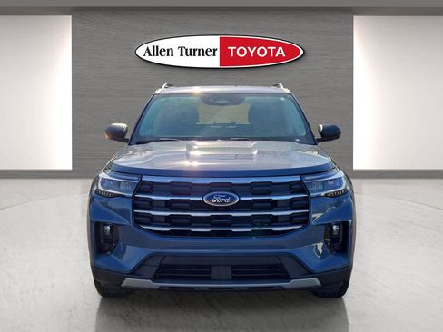 Used 2025 Ford Explorer Active w/ Active Comfort Package image 4