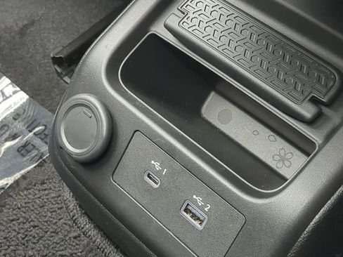 Certified 2024 Nissan Ariya FWD image 23