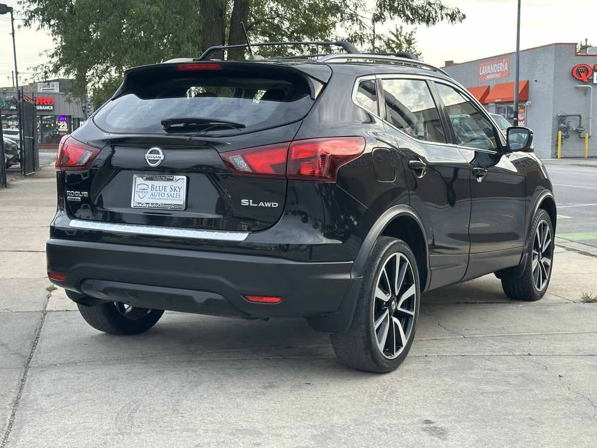 Used 2017 Nissan Rogue Sport SL w/ SL Premium Package AWD/4WD image 5
