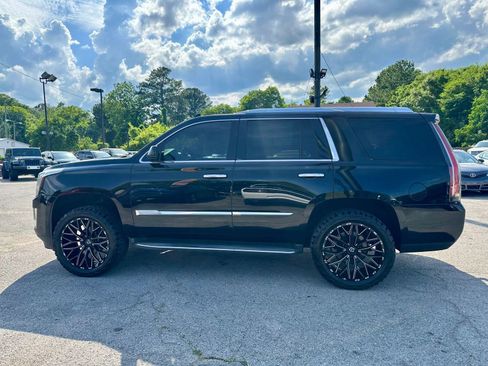 Used 2015 Cadillac Escalade Luxury AWD/4WD image 3