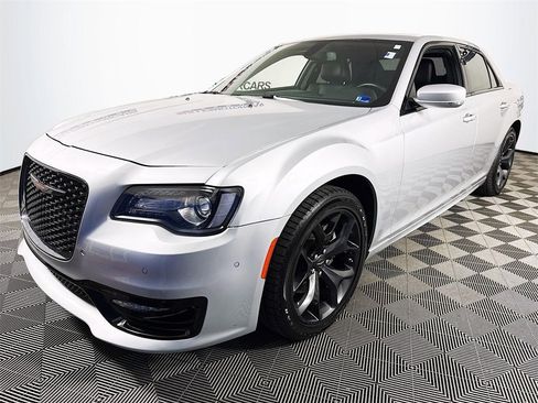 Used 2022 Chrysler 300 S w/ Comfort Group image 3