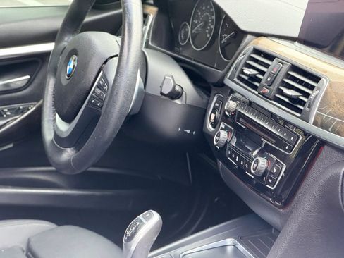 Used 2018 BMW 330i xDrive Sedan AWD/4WD image 12