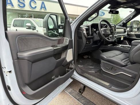 New 2026 Ford F350 Platinum w/ FX4 Off-Road Package AWD/4WD image 14