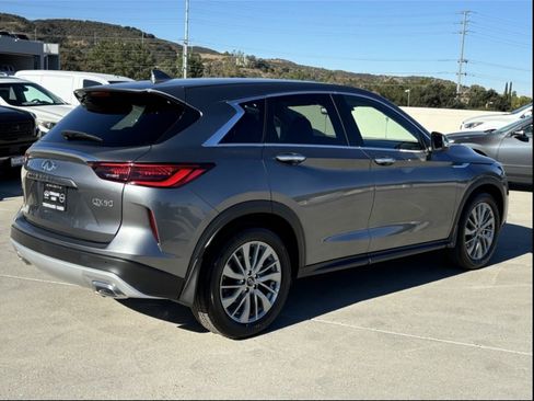 New 2025 INFINITI QX50 Pure image 3