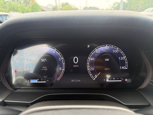 Used 2023 Jeep Grand Cherokee Altitude AWD/4WD image 17