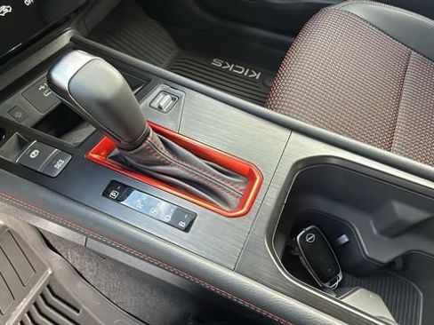 New 2026 Nissan Kicks SR AWD/4WD image 13