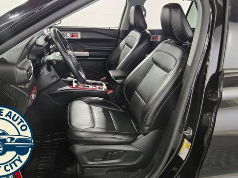 Used 2021 Ford Explorer Limited w/ Equipment Group 301A AWD/4WD image 24