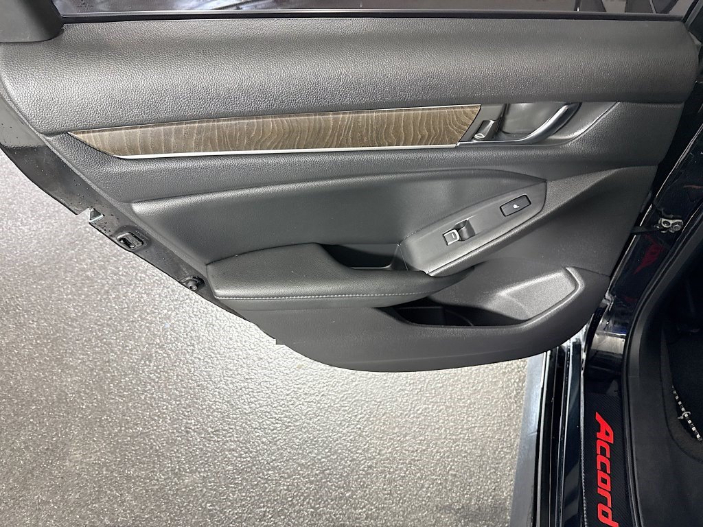 Used 2021 Honda Accord Touring image 25